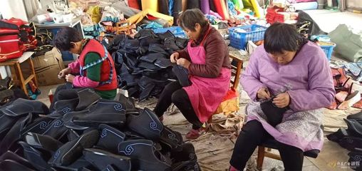 舞臺上的脫貧密碼 從“淘寶村”到“社區工廠”的戲劇敘事